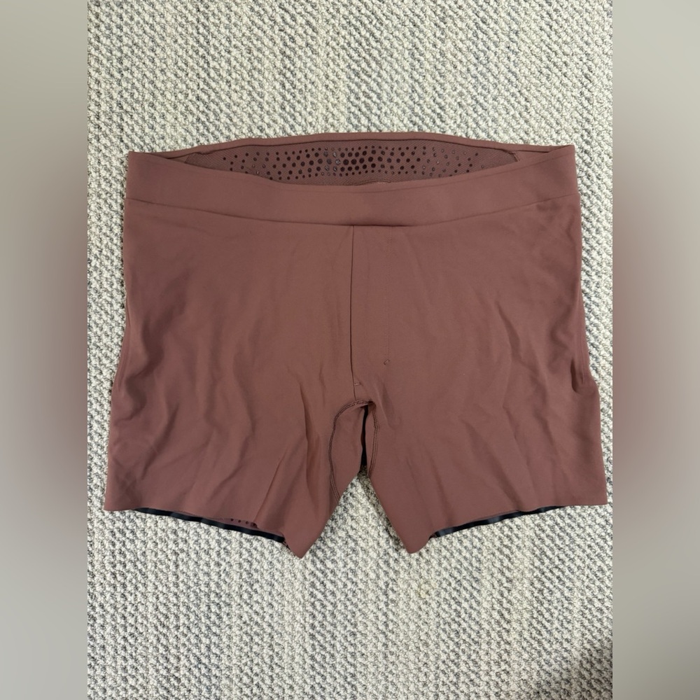 Lululemon Everlux Yoga Short